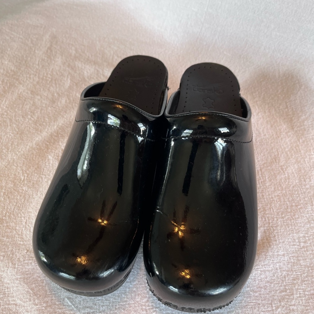 Black Clogs size 9 Dansko